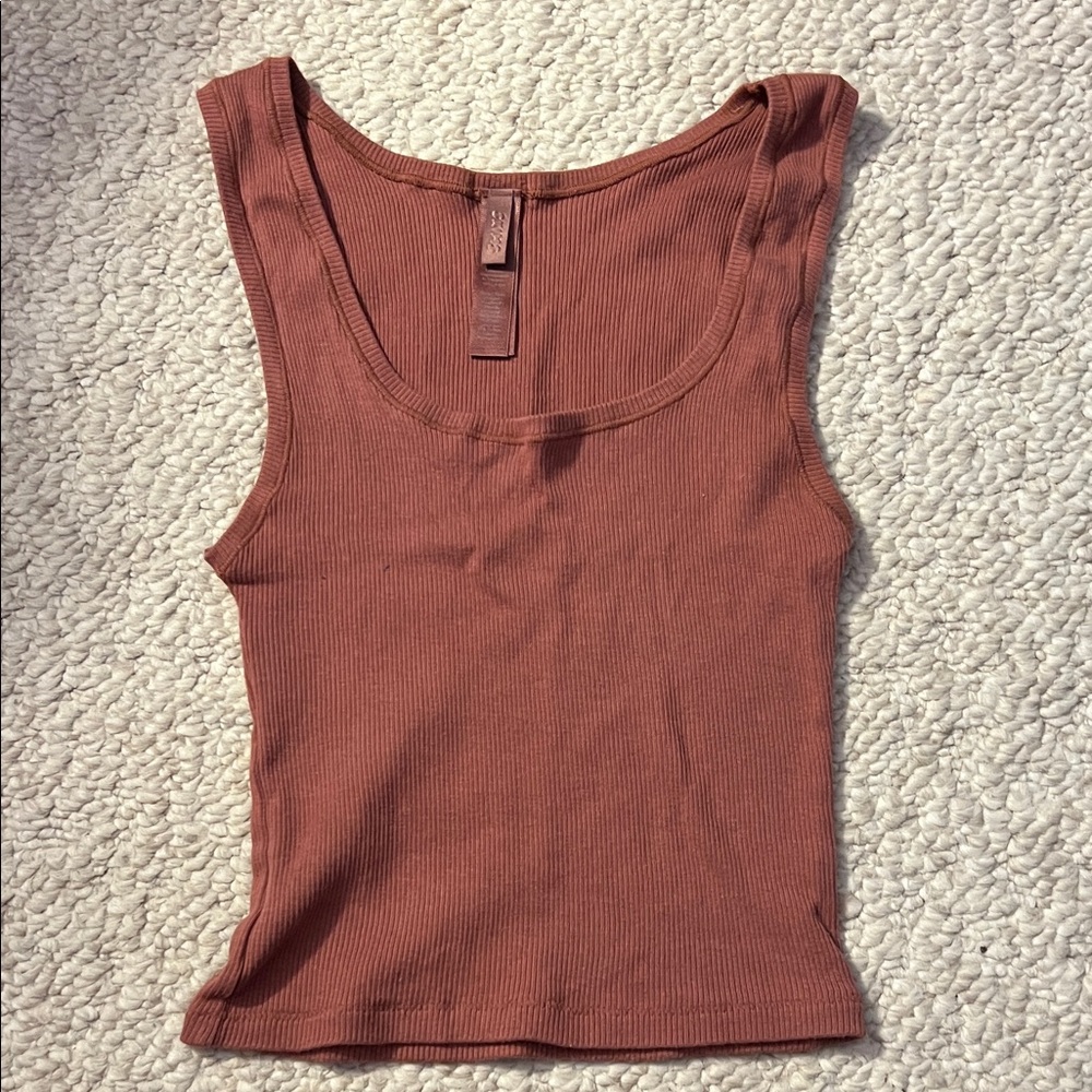 SKIMS Terracotta Ribbed Tank Top small nwot